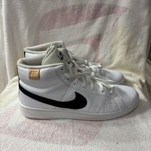 Nike Court Royale 2 Mid
White Onyx Men Sz 11